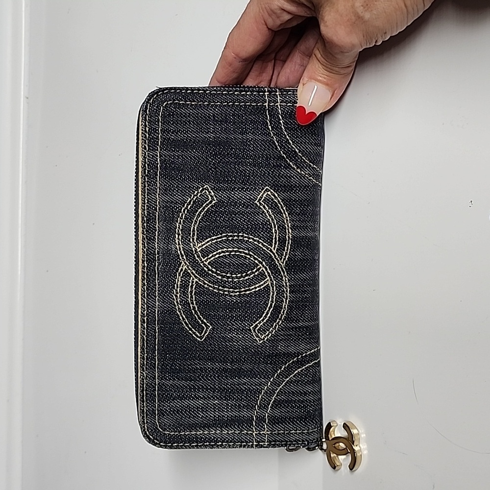 CHANEL Vintage Zip around Denim wallet - Picture 16 of 16
